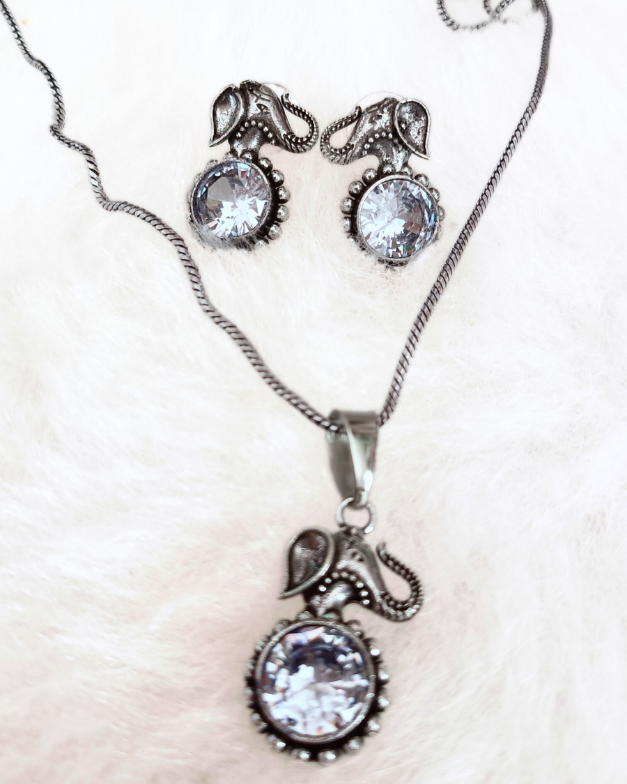 German Silver Chain With Big Daimond & Elephant Design