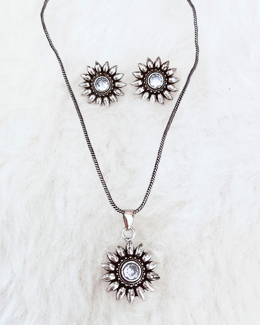 German Silver Chain With Flower Pendant Set