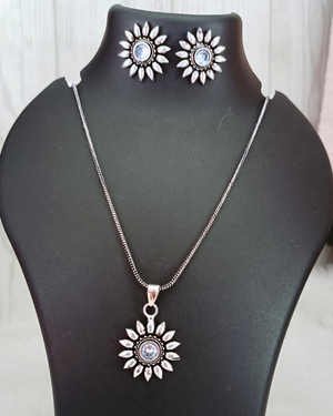 German Silver Chain With Flower Pendant Set