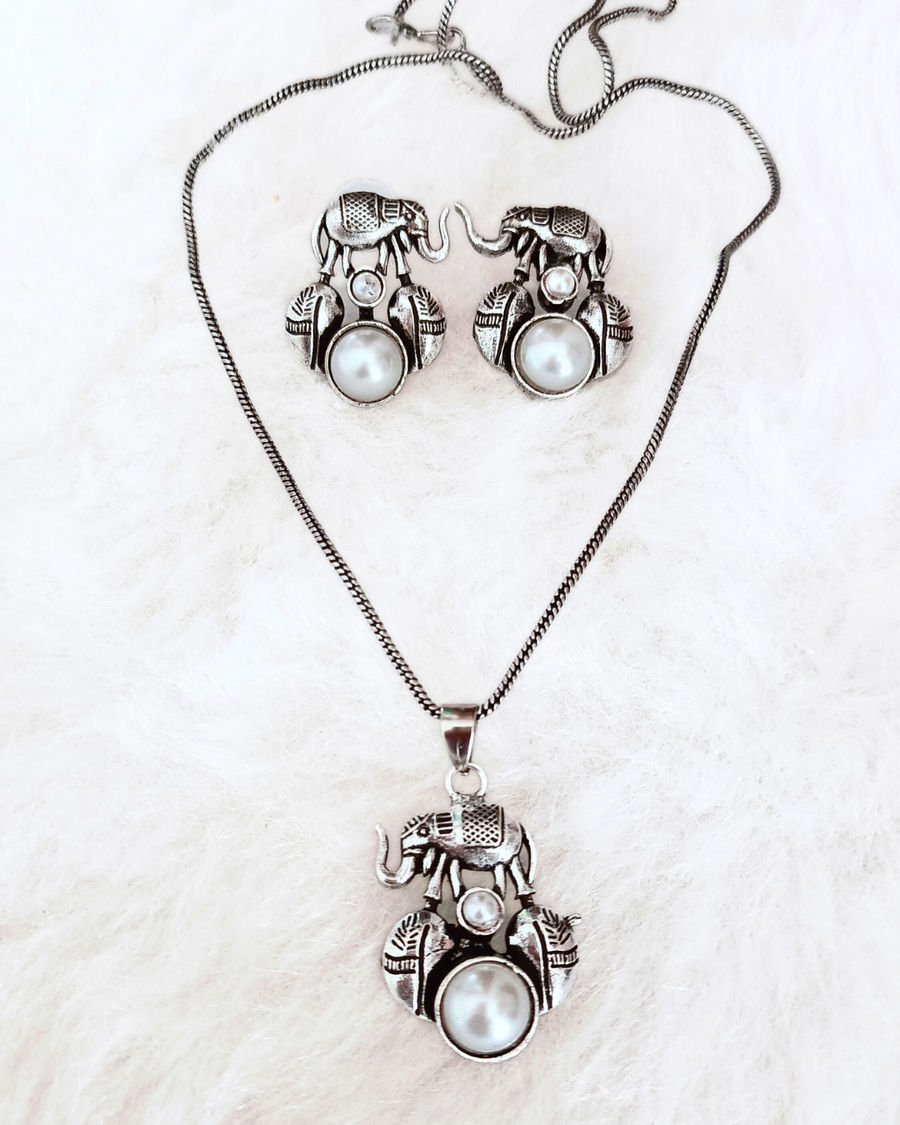 German Silver Chain With Elephant & Pearl Pendant Set