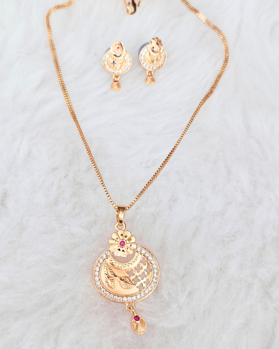 Golden Forming Daimond Chain Pendant With Earring