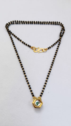 Hexagon Shape Kundan Short Mangalsutra
