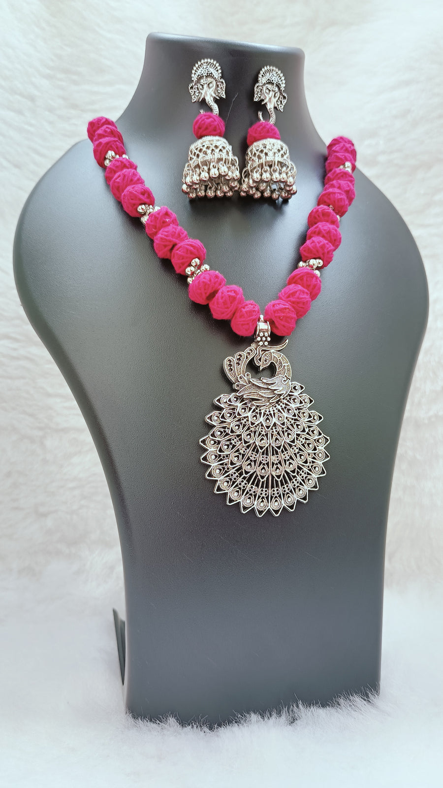 Pink Cotton Set In Peacock Silver Pendant