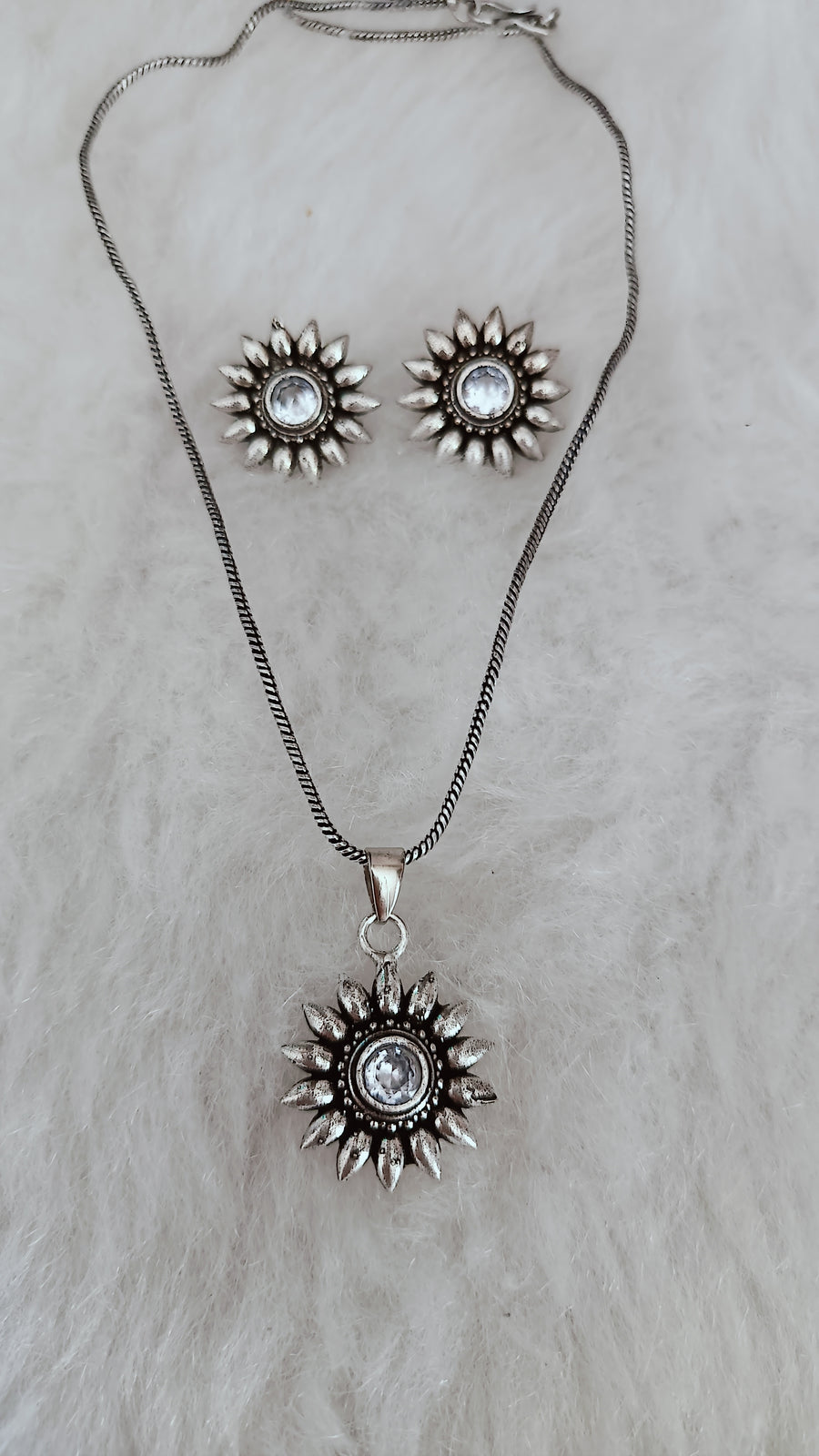 German Silver Chain With Flower Pendant Set