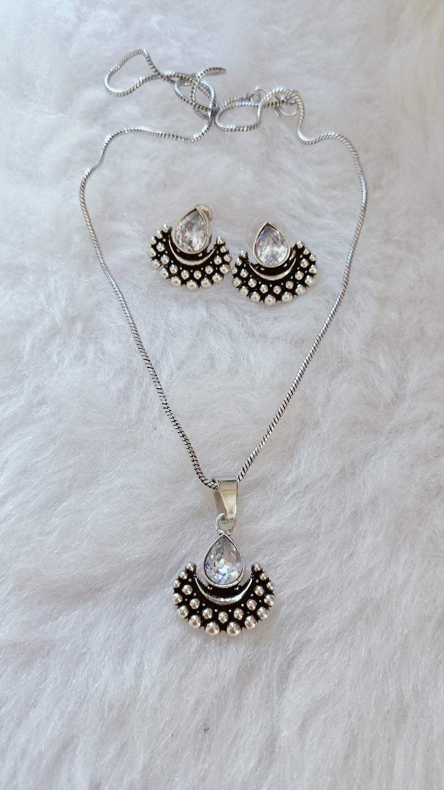 German Silver Chain Pendant Set With Drop Daimond