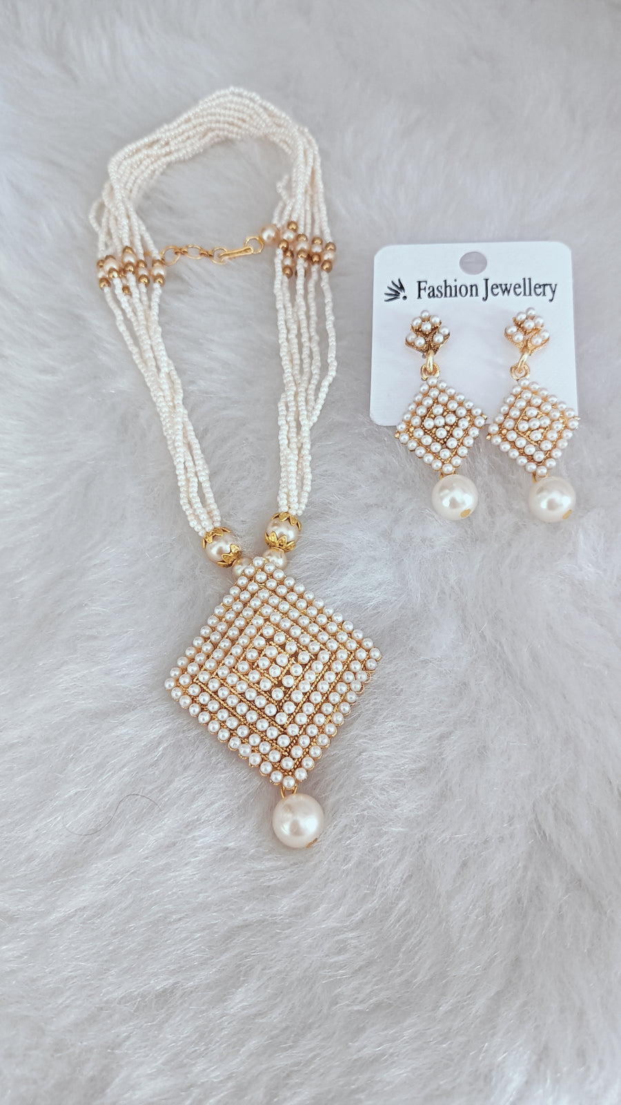 Square Pendant Pearl Pendant Set